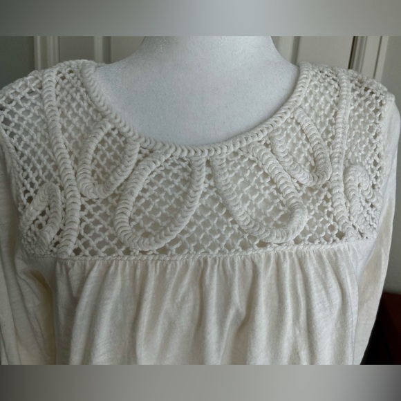 Gap white top, Size S - Picture 2 of 5